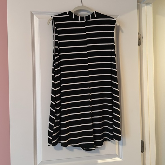 Women’s Talulah size Medium Black and White Shorts Romper - Picture 7 of 7